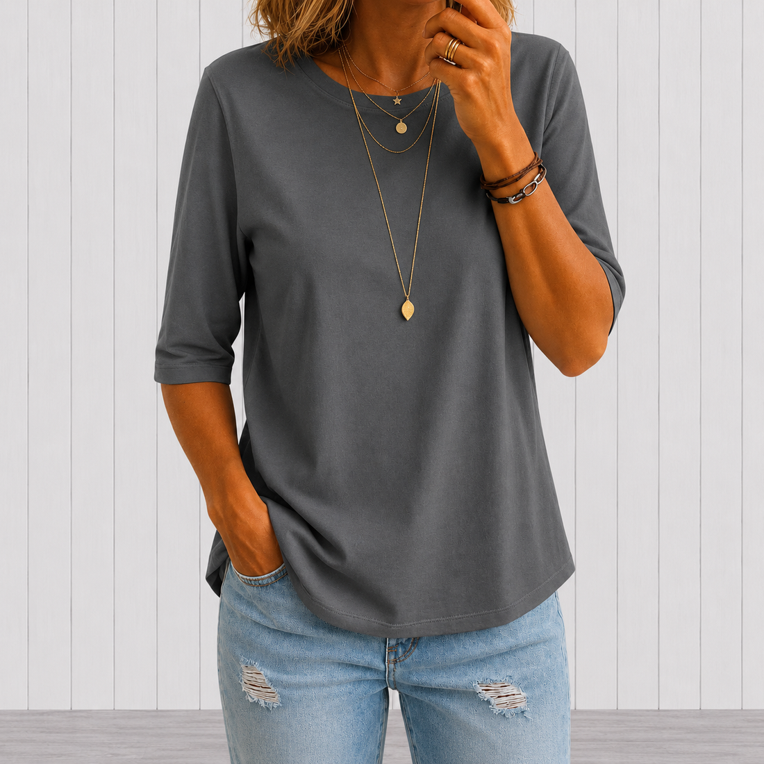 Calvera | Longer-Sleeve Comfort Tee